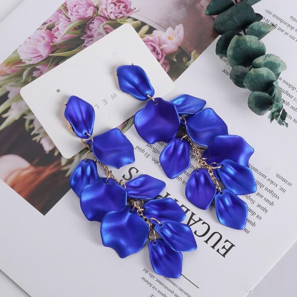 1 Pair of Long Acrylic Rose Petal Dangle Earrings Rose Flower Earrings Drop Stat - Picture 3 of 7